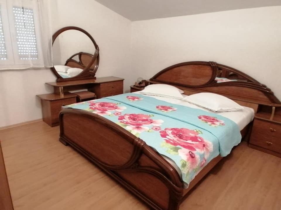 Pacho Appartement Baška Voda Buitenkant foto